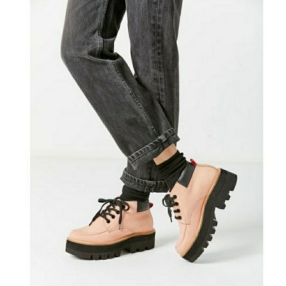 《Urban Outfitters》Brix Pink Platform Chunky Boot